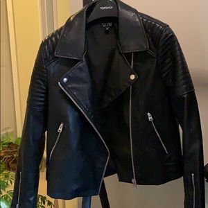 🙌🏼FLASH SALE ❤️ TOPSHOP Rosa faux leather jacket